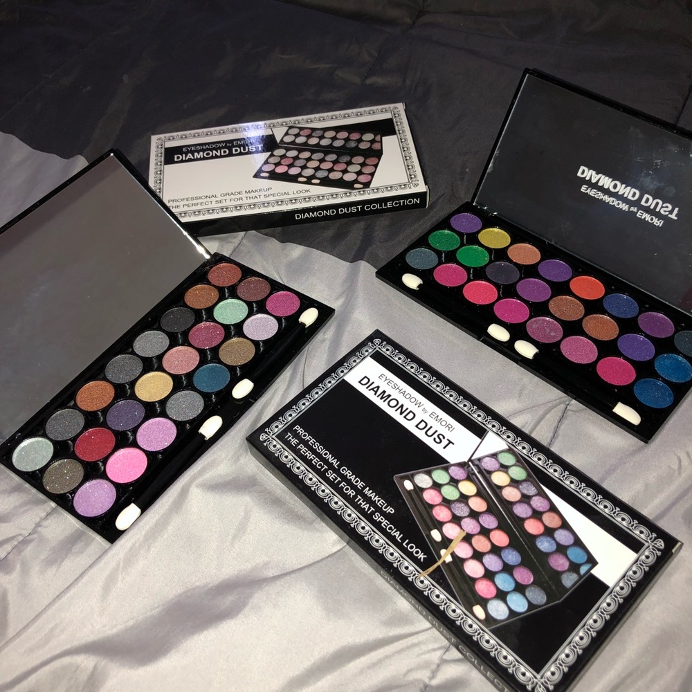 2 Eyeshadow makeup palettes
